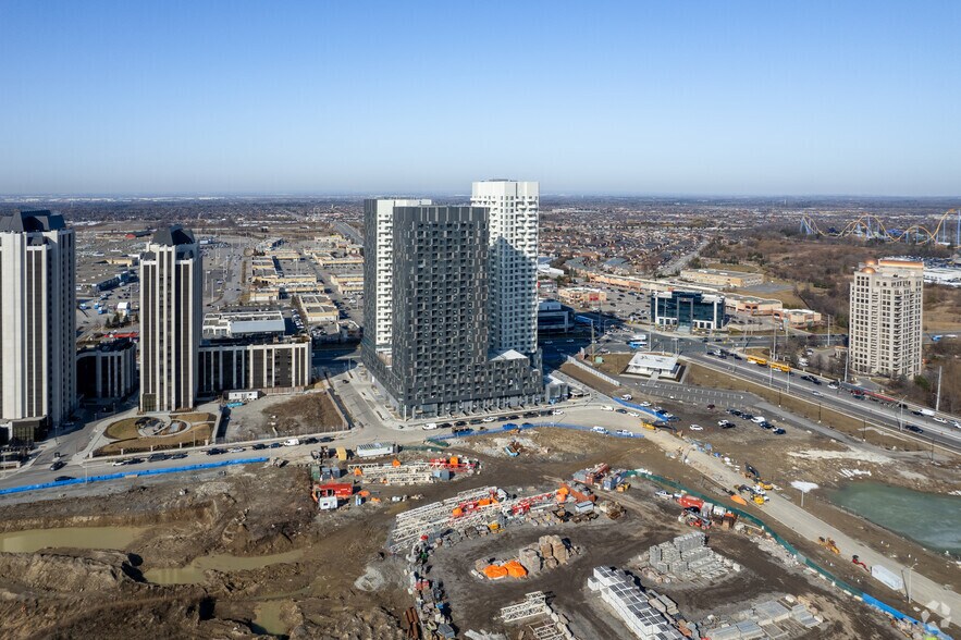 More Photos Of 9097 Jane St, Vaughan Apartments For Lease