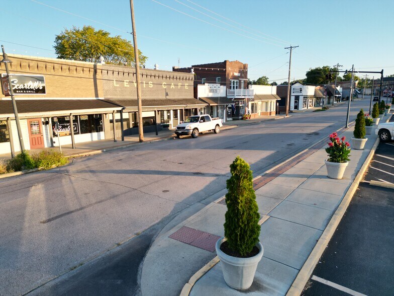 More Photos Of 145 S Main St, Saint Clair Storefront For Sale