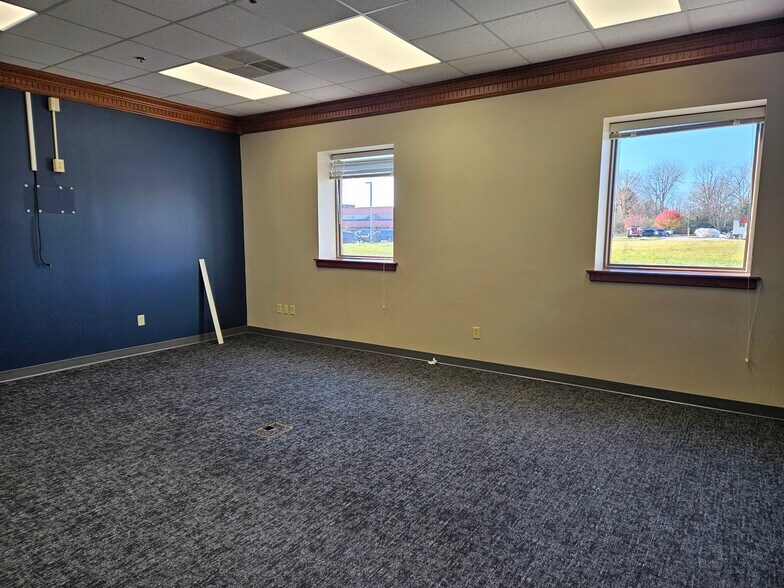 More Photos Of 6200 State St, Saginaw Office For Lease