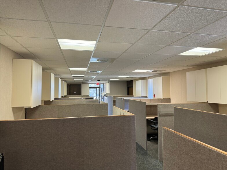 More Photos Of 2755 Plaza Dr, Wausau Bank For Sale