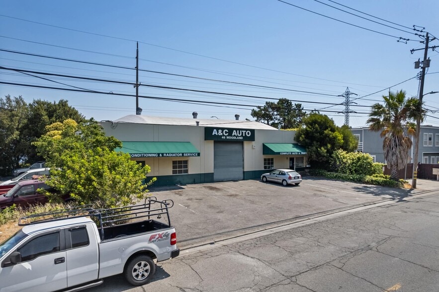 More Photos Of 40 Woodland Ave, San Rafael Service For Sale