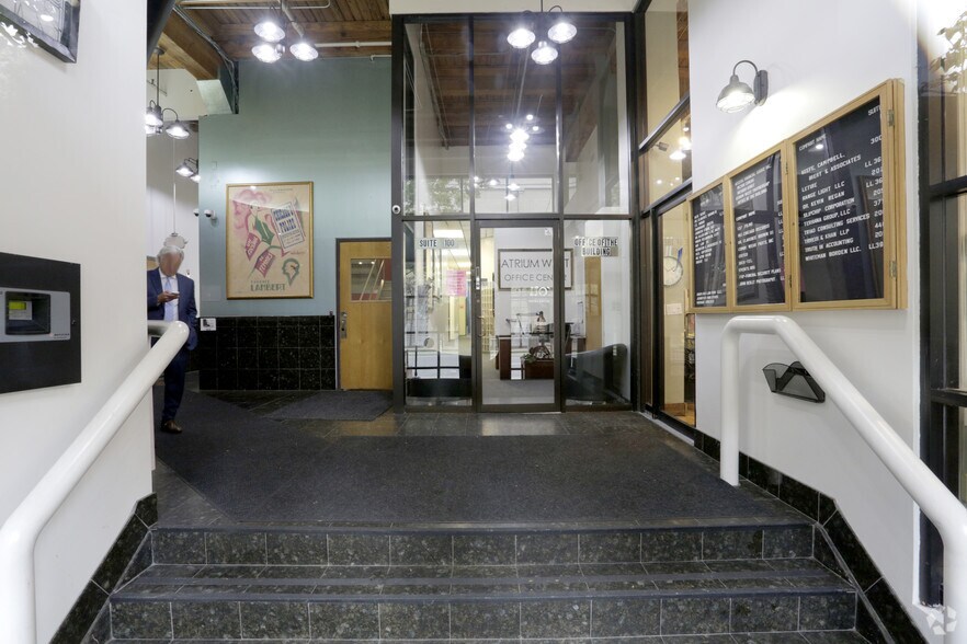 More Photos Of 118 N Clinton St, Chicago Loft Creative Space For Lease