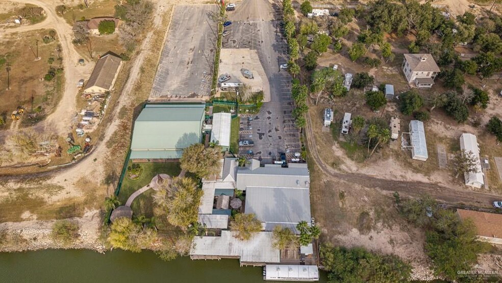 More Photos Of 214 E Chimney Rd, Mission Restaurant For Sale