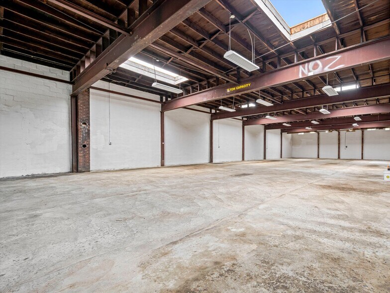 More Photos Of 13 Central Ave, Weaverville Freestanding For Lease