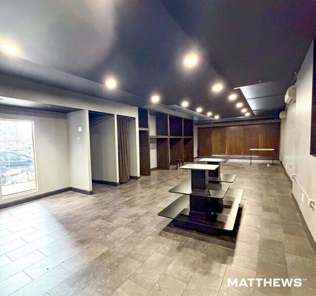 More Photos Of 17 Kent Ave, Brooklyn Storefront For Lease