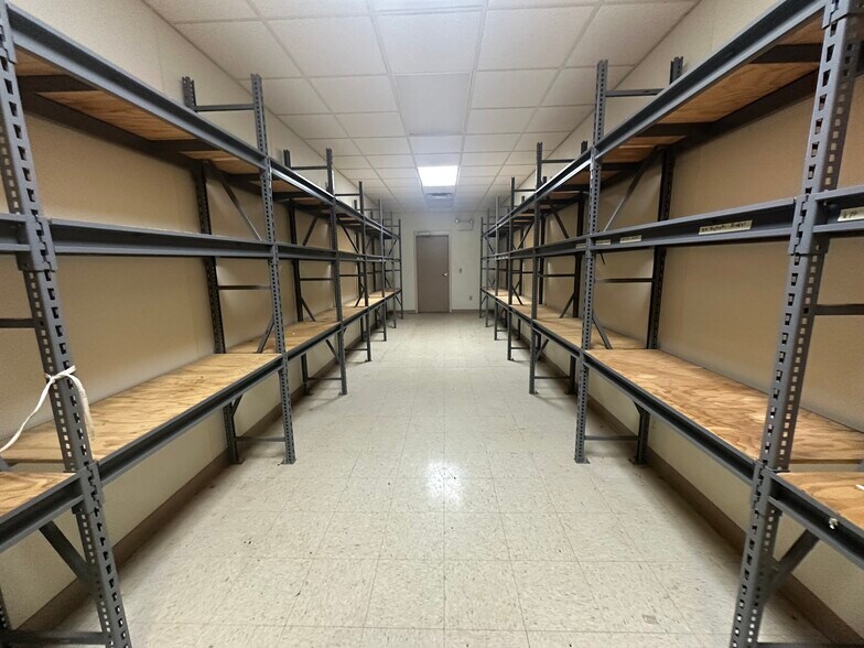 More Photos Of 645 Lucy Black Rd, Bolivar Office Residential For Sale