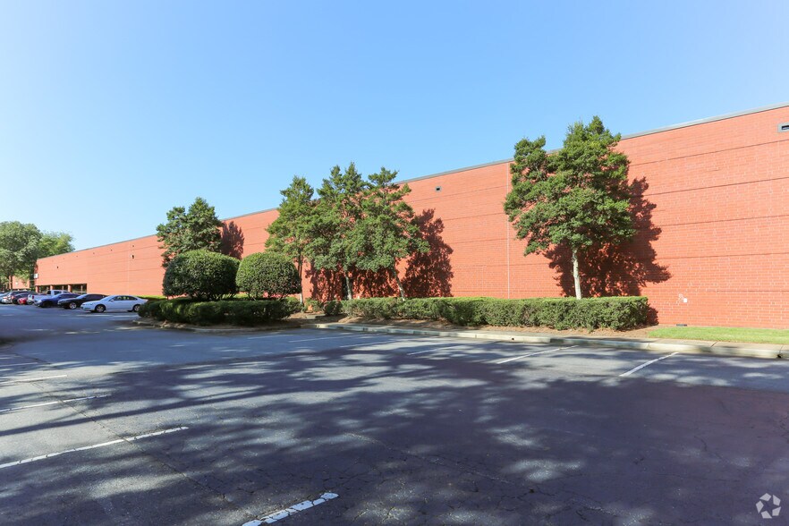 More Photos Of 4300 Northlake Ct, Charlotte Unknown For Lease