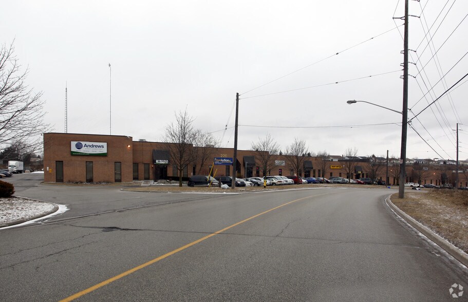 More Photos Of 226 Industrial Pky N, Aurora Warehouse For Lease