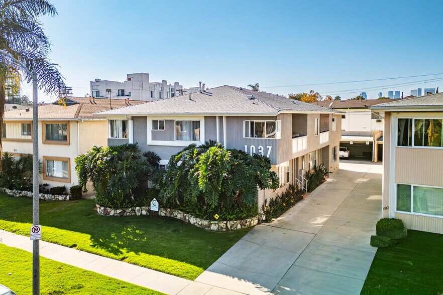 More Photos Of 1037 S Holt Ave, Los Angeles Apartments For Sale