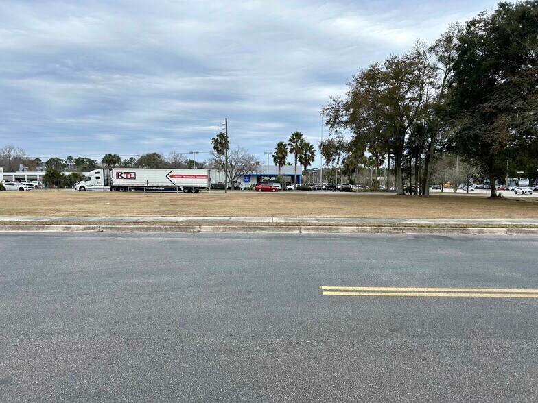 More Photos Of 2550 N Main St, Gainesville Land For Sale