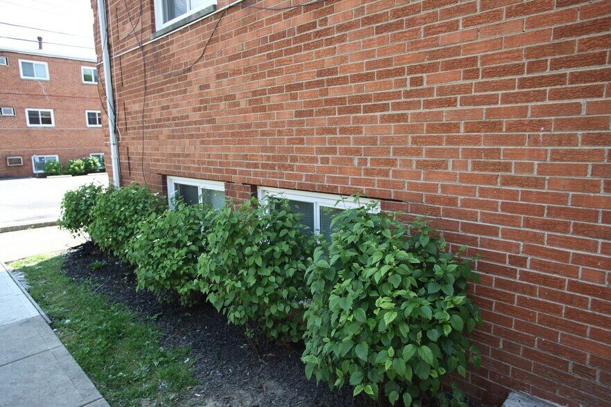 More Photos Of 3670 Seabrook Ave, Columbus Apartments For Sale