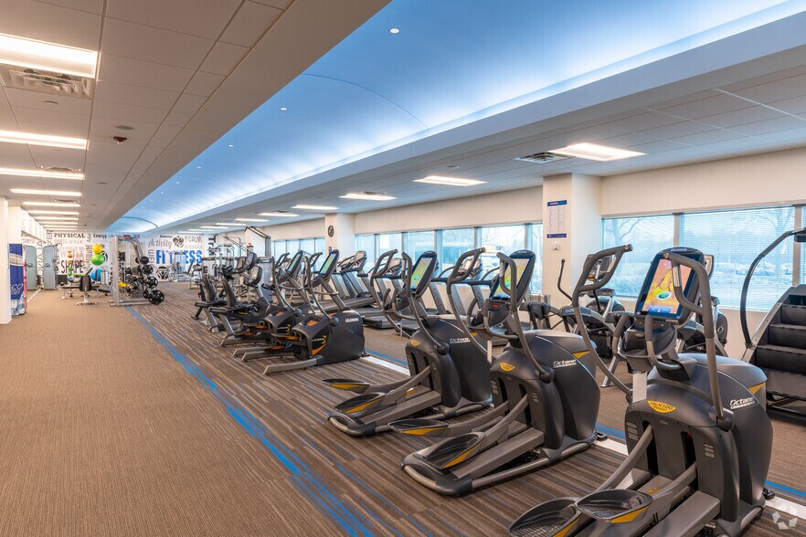 More Photos Of 1950 Innovation Way, Libertyville Office For Lease