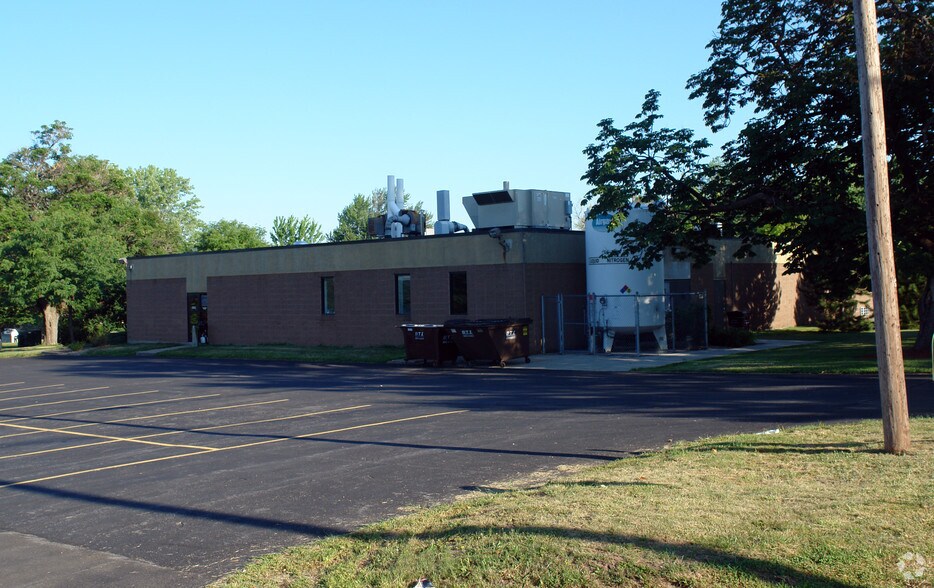 More Photos Of 6707 Brooklawn Pky, Mattydale Light Manufacturing For Lease