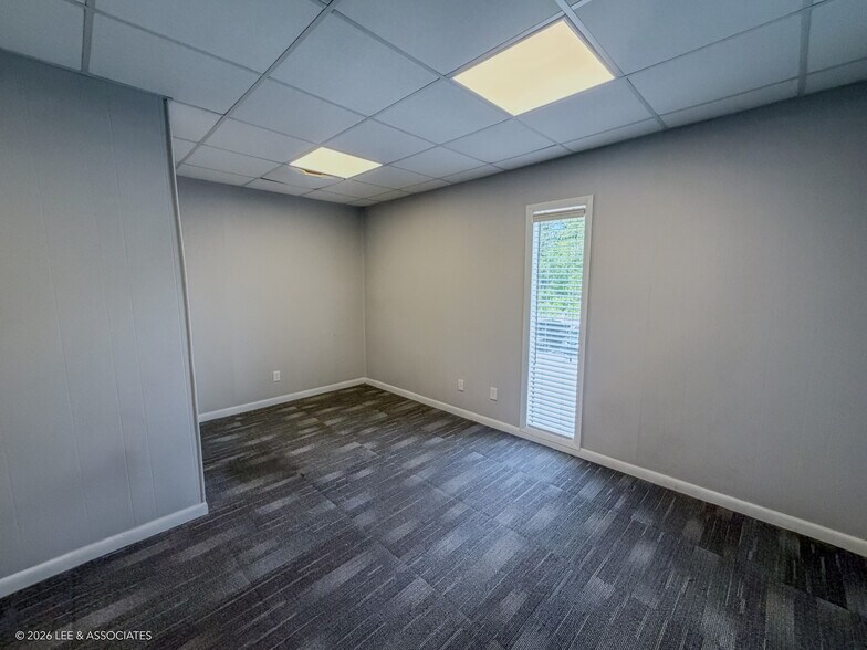More Photos Of 1425 NW 6th St, Gainesville Office For Lease