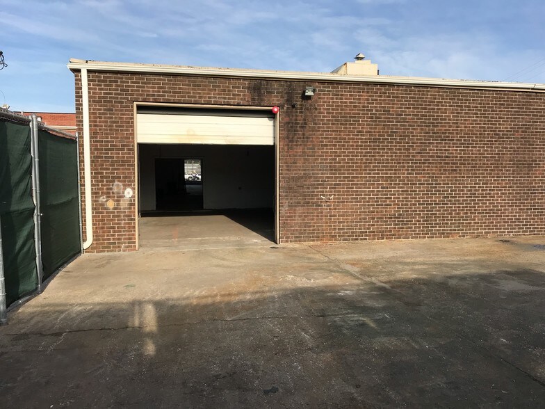 More Photos Of 9600-9720 Warwick Blvd, Newport News Unknown For Lease