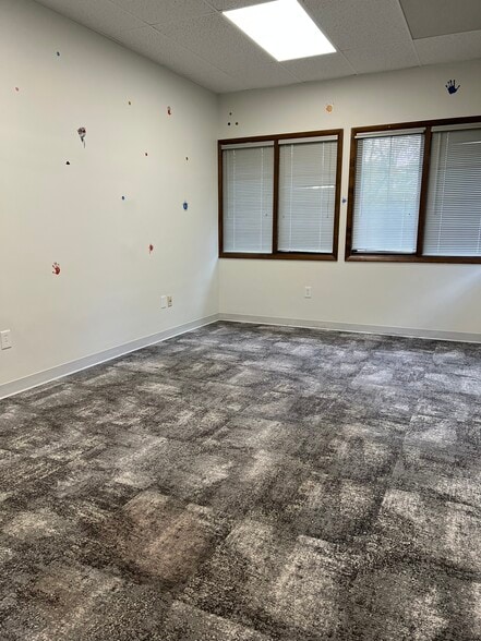 More Photos Of 1320 E 53rd St, Anderson Office For Lease