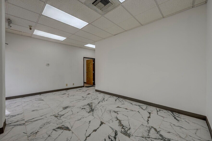 More Photos Of 575-585 Reactor Way, Reno Distribution For Lease