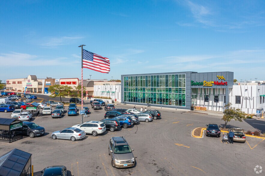 More Photos Of 6420-6560 W Fullerton Ave, Chicago Unknown For Lease