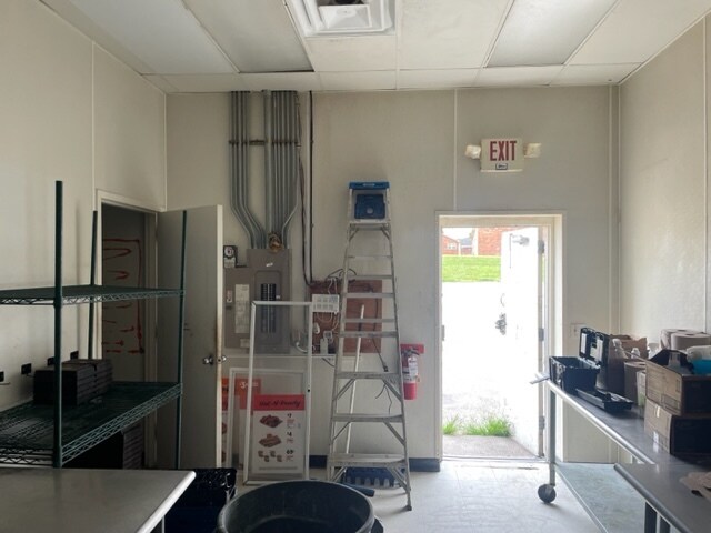 More Photos Of 665-699 Northland Blvd, Cincinnati General Retail For Sale