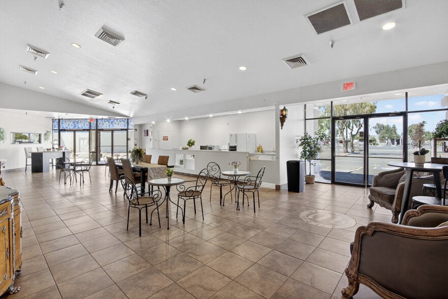 More Photos Of 1425 N Central Ave, Avondale Religious Facility For Sale