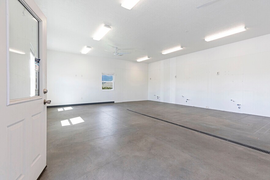 More Photos Of 115 Valley View St, Stevensville Restaurant For Sale