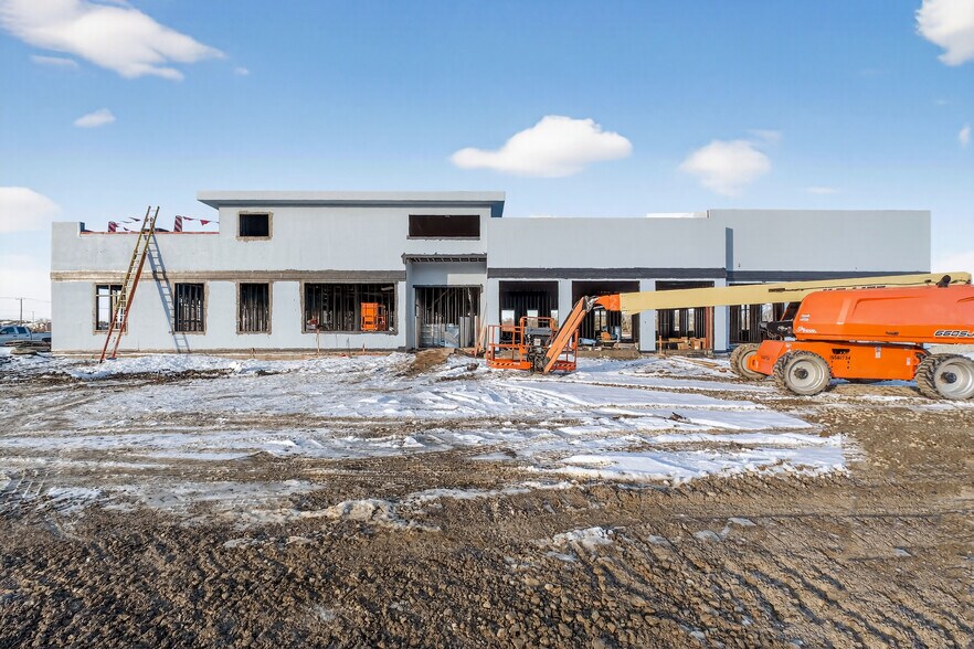 More Photos Of 13675 Brooks School Rd, Noblesville General Retail For Lease