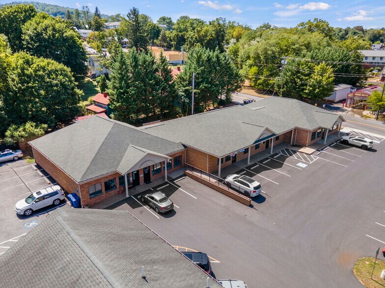 More Photos Of 239 South St, Front Royal Freestanding For Sale