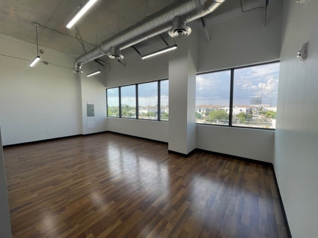 More Photos Of 19790 W Dixie Hwy, Aventura Office For Sale