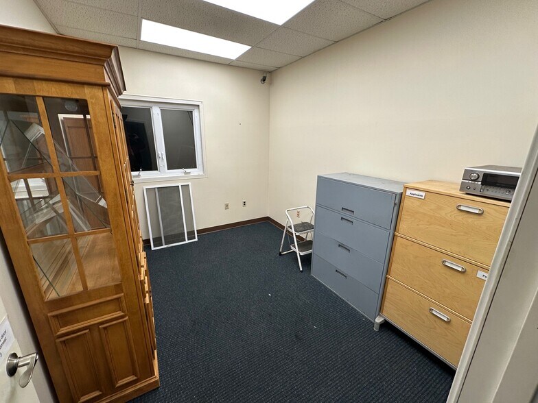 More Photos Of 7620 165th st, Hammond Storefront For Lease