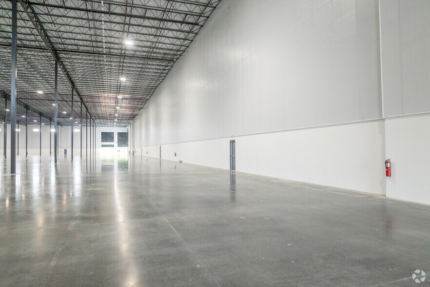 More Photos Of 620 W Commodore Boulevard, Jackson Distribution For Sale