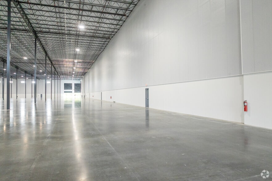 More Photos Of 620 W Commodore Boulevard, Jackson Distribution For Sale