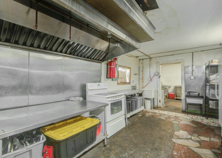 More Photos Of 503 S Gulf Blvd, Freeport Flex For Sale