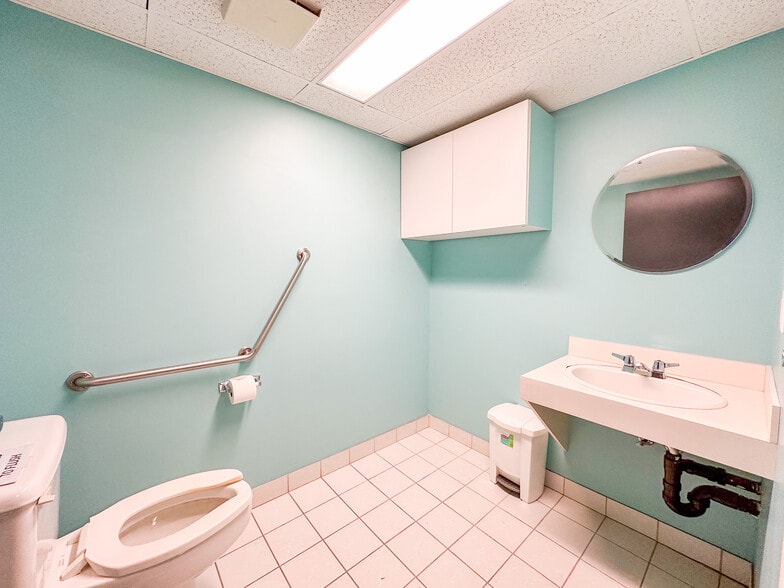 More Photos Of 3291 Dunbar St, Vancouver Apartments For Sale