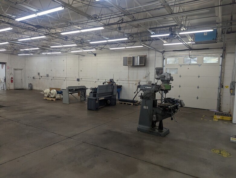 More Photos Of 5724 Webster St, Dayton Manufacturing For Lease