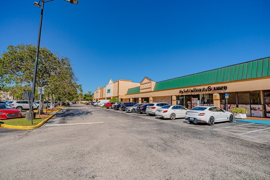 More Photos Of 6702-6900 N University Dr, Tamarac Unknown For Lease