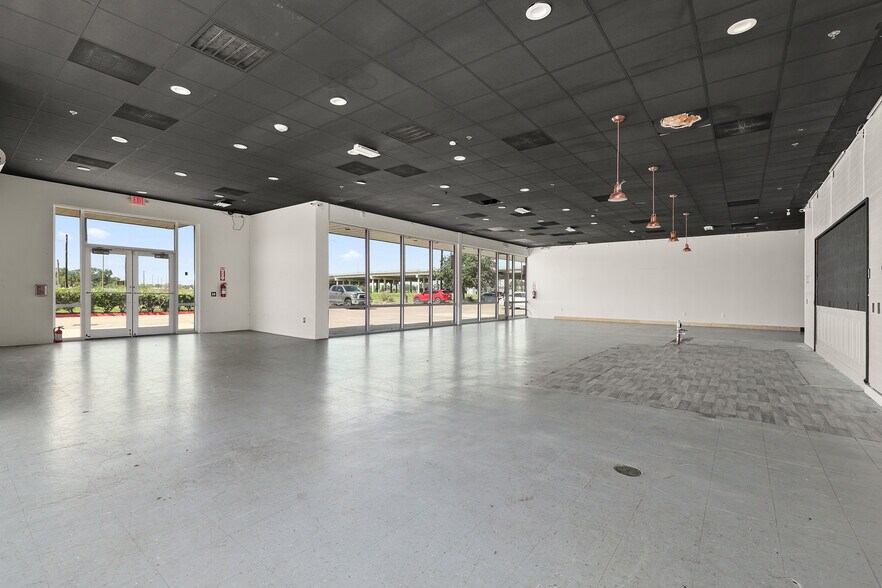 More Photos Of 5735 Bayport Blvd, Seabrook Unknown For Lease