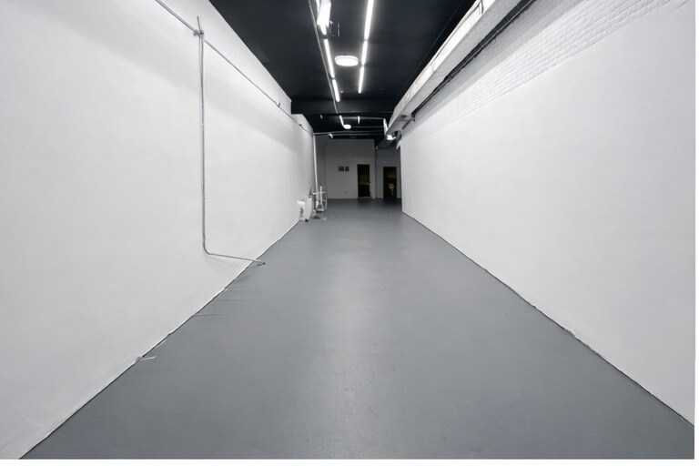 Primary Photo Of 182 Jamaica ave, Jamaica Flex For Lease
