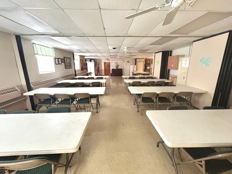 More Photos Of 11565 Pippin Rd, Cincinnati Religious Facility For Sale