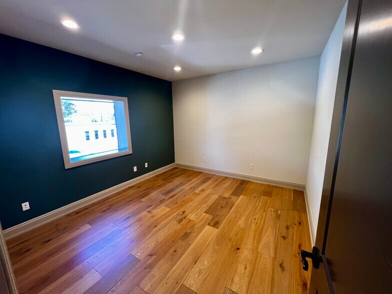 More Photos Of 11818 Warfield St, San Antonio Service For Lease