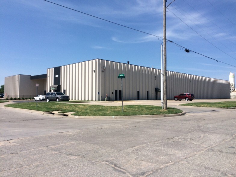 More Photos Of 3001 S Madison, Wichita Warehouse For Lease