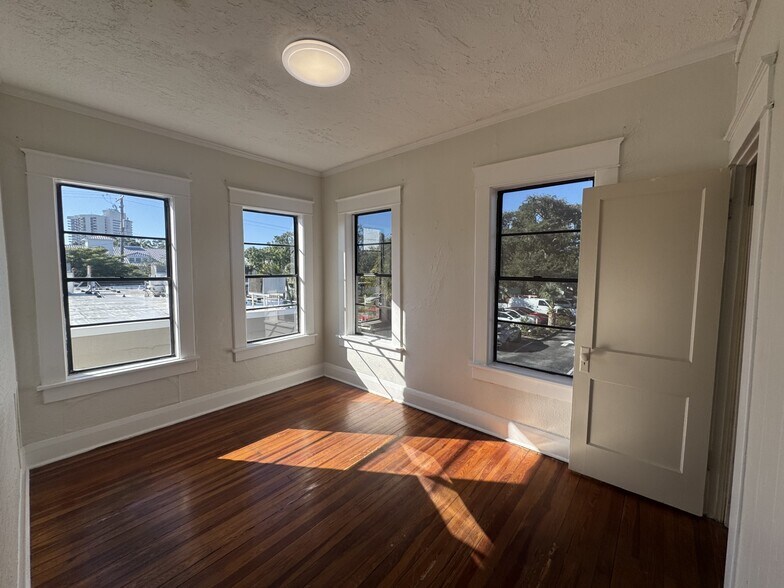 More Photos Of 1315 S Howard Ave, Tampa Office For Lease