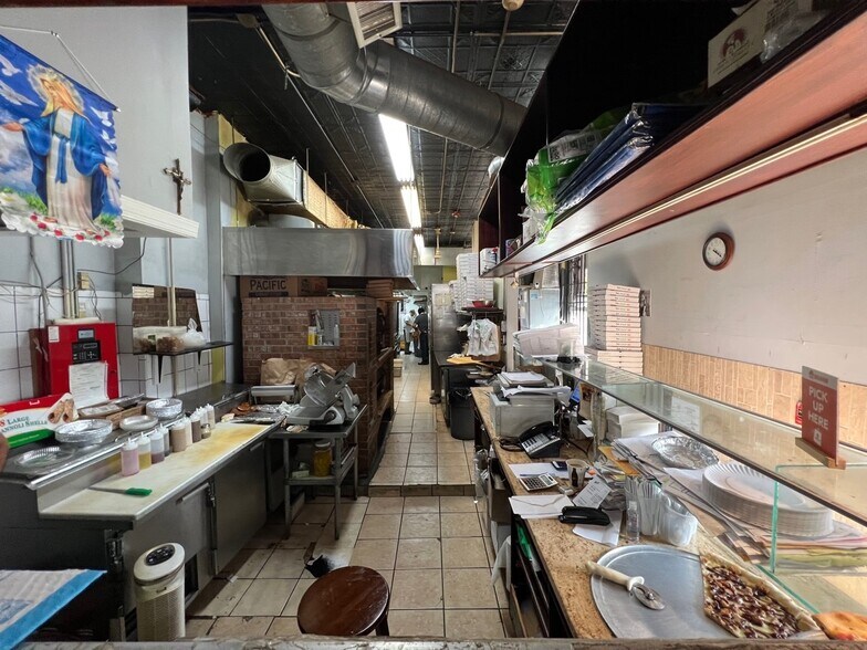 More Photos Of 520 Jersey Ave, Jersey City Storefront Retail Residential For Lease