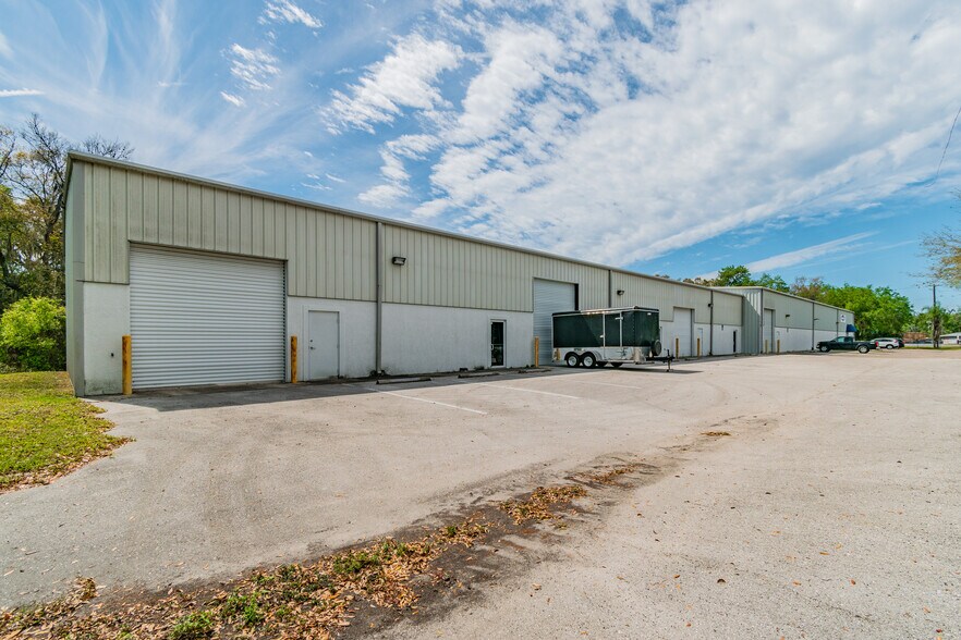 More Photos Of 2401 Airport Rd, Plant City Manufacturing For Sale