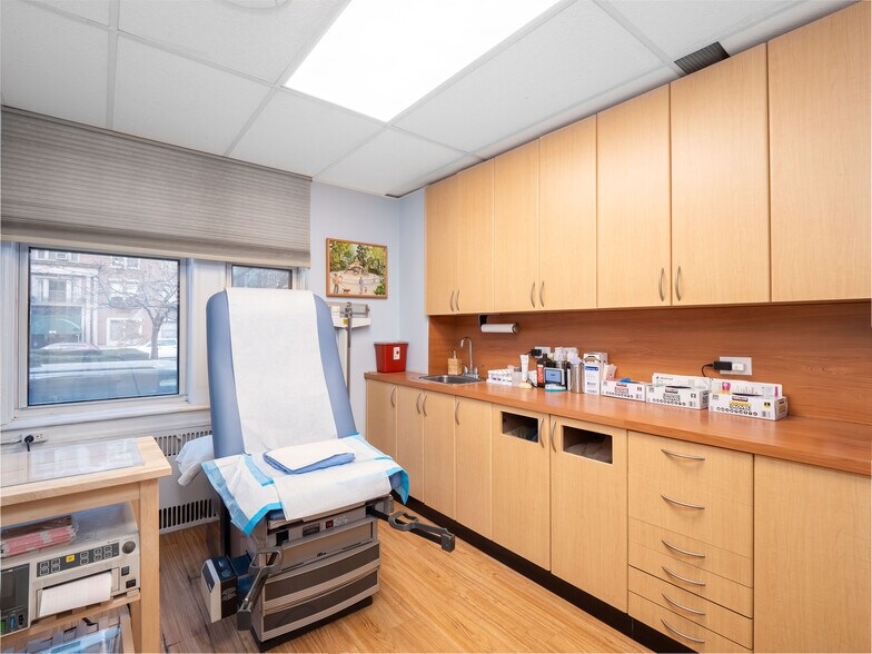 More Photos Of 875-877 Park Ave, New York Apartments For Sale