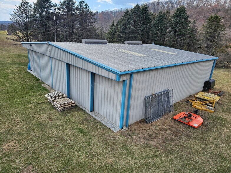 More Photos Of 351 Lower Cherry Valley Rd, Saylorsburg Airplane Hangar For Lease
