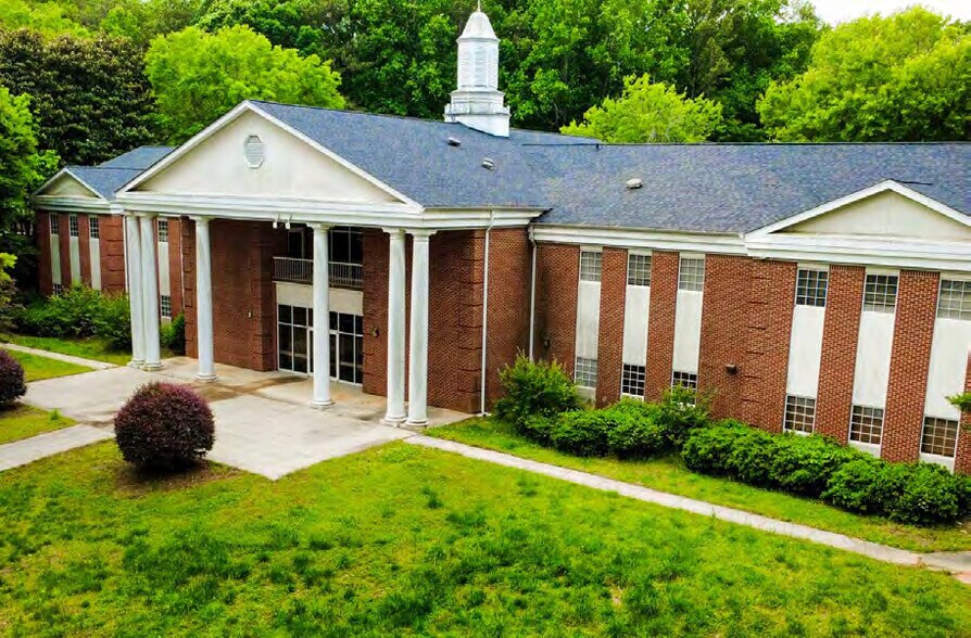 More Photos Of 2605 Ben Hill Rd, East Point Schools For Sale