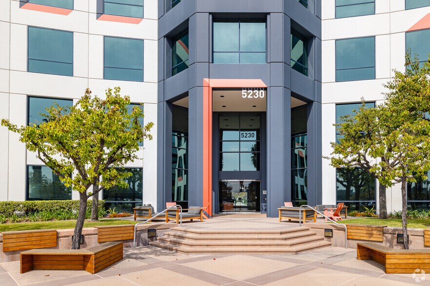 More Photos Of 5230 Pacific Concourse Dr, Los Angeles Medical For Lease