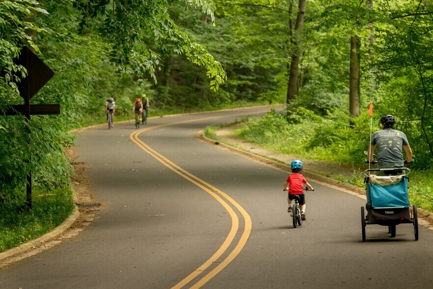More Photos Of 1260 Spring St, Silver Spring Apartments For Lease