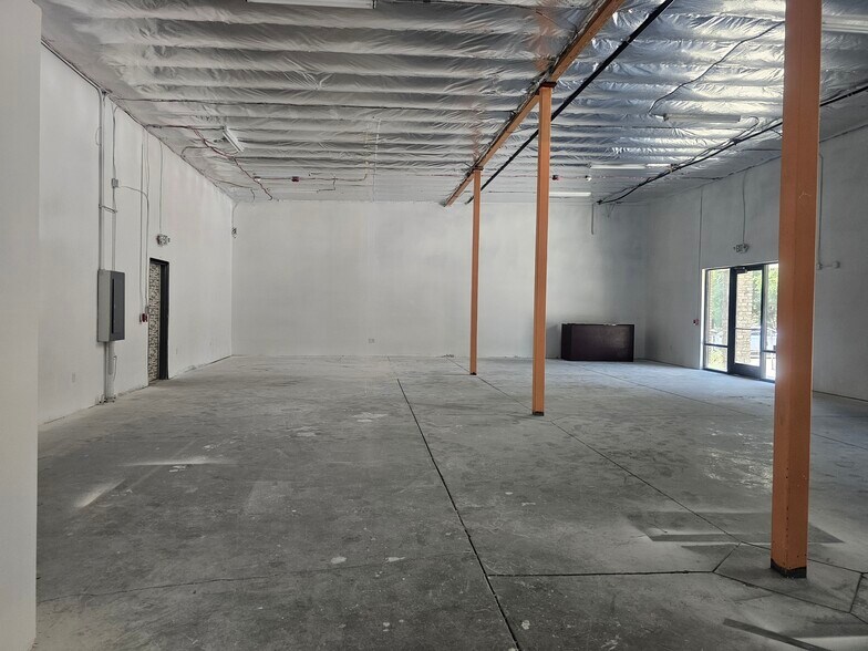 More Photos Of 10504 S Redwood Rd, South Jordan Storefront For Lease