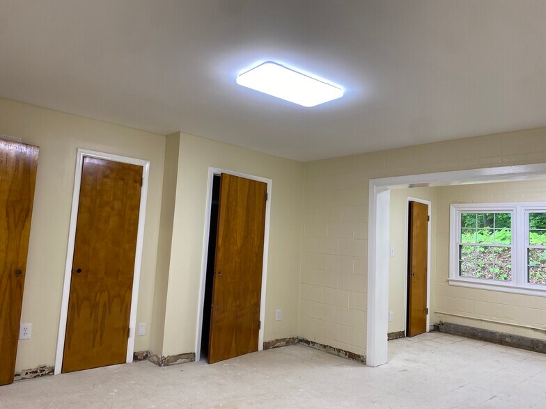 More Photos Of 2500 Olivet Ct, Greensboro Assisted Living For Lease